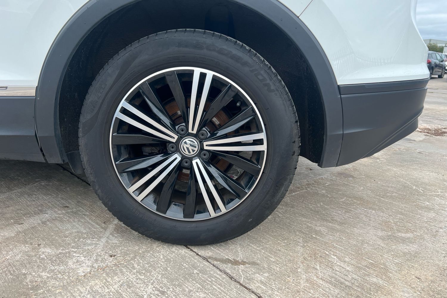 Used Volkswagen Tiguan 2018 for sale - 75995870: Photo 16