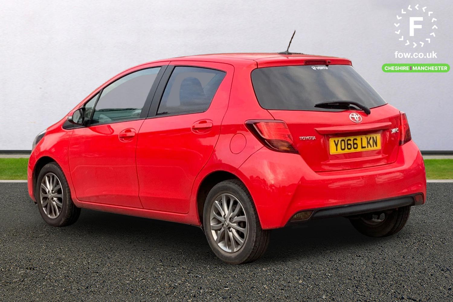 Used Toyota Yaris 2016 for sale - 76649261: Photo 2