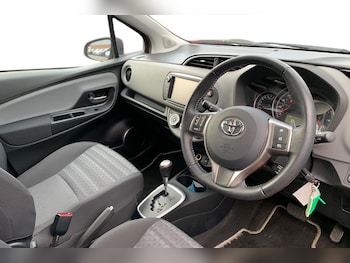 Used Toyota Yaris 2016 for sale - 76649261: Photo