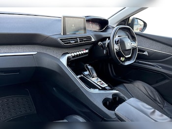 Used Peugeot 5008 2018 for sale - 76685752: Photo