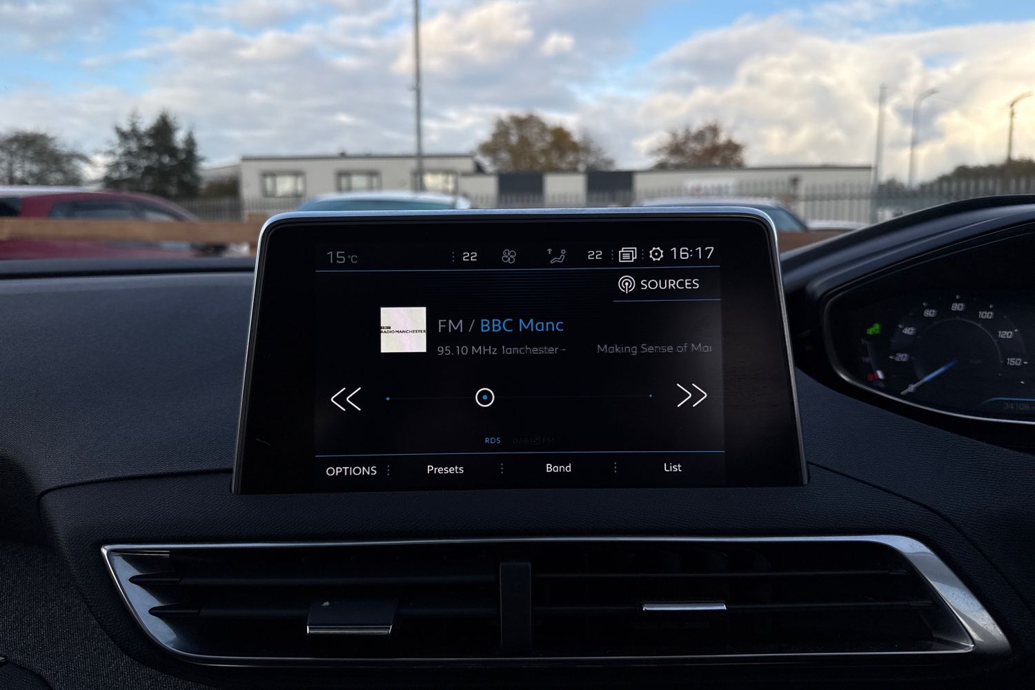 Used Peugeot 5008 2018 for sale - 76685752: Photo 6