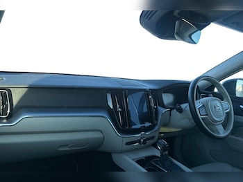 Used Volvo XC60 2019 for sale - 77527385: Photo