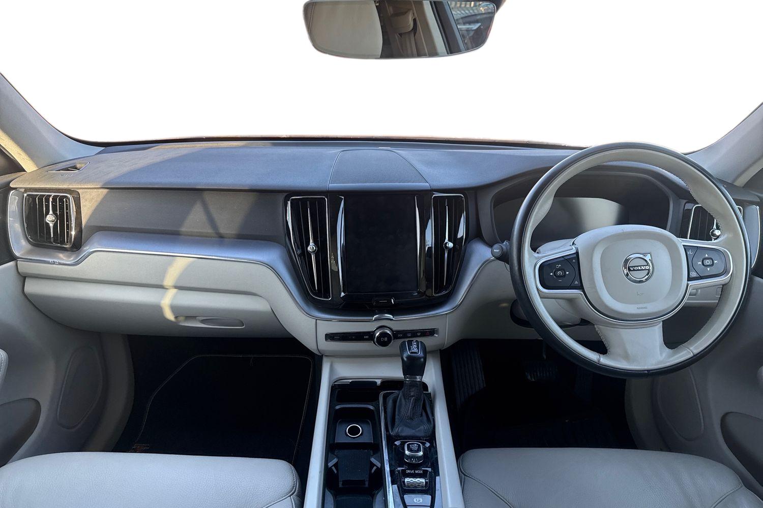 Used Volvo XC60 2019 for sale - 77220105: Photo 3