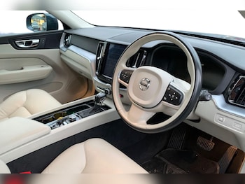 Used Volvo XC60 2019 for sale - 77220105: Photo