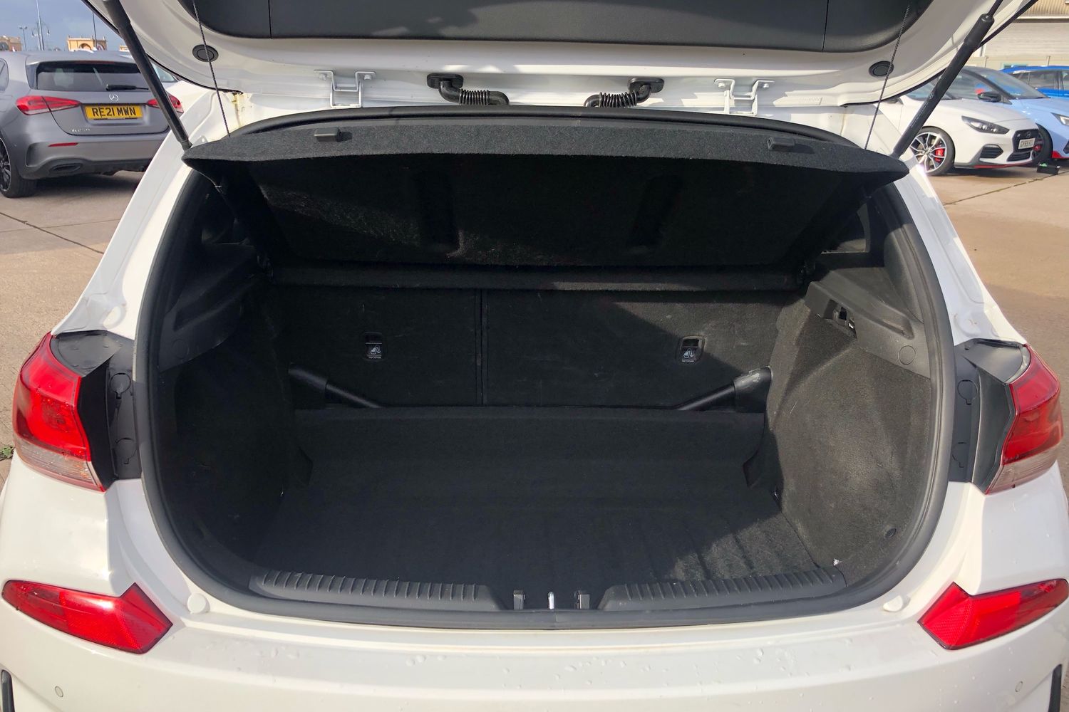 Used Hyundai i30 2019 for sale - 76353121: Photo 14