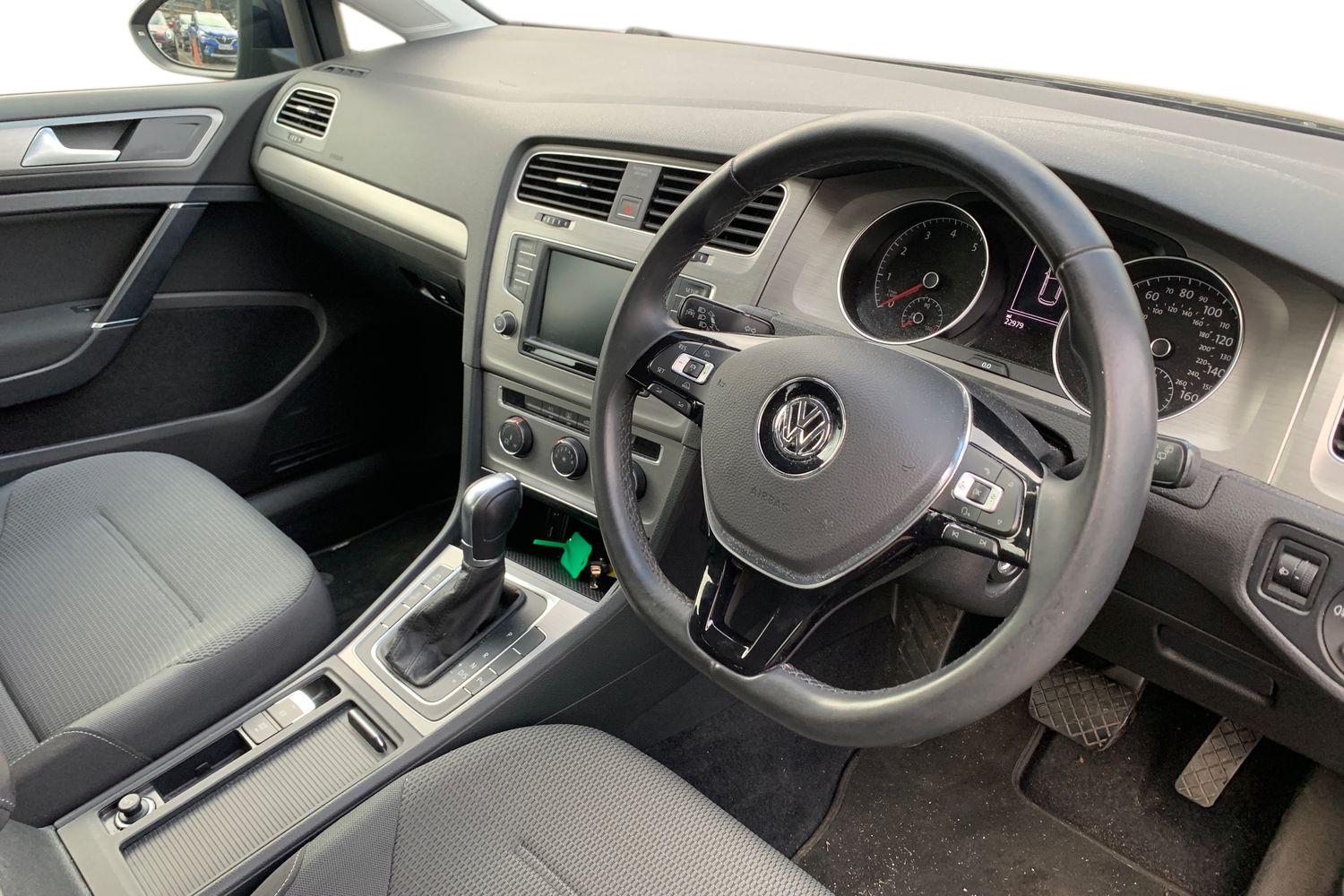 Used Volkswagen Golf 2015 for sale - 77963371: Photo 3