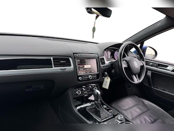Used Volkswagen Touareg 2018 for sale - 76220165: Photo 4