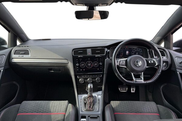 Used Volkswagen Golf 2018 for sale - 76030637: Photo 3