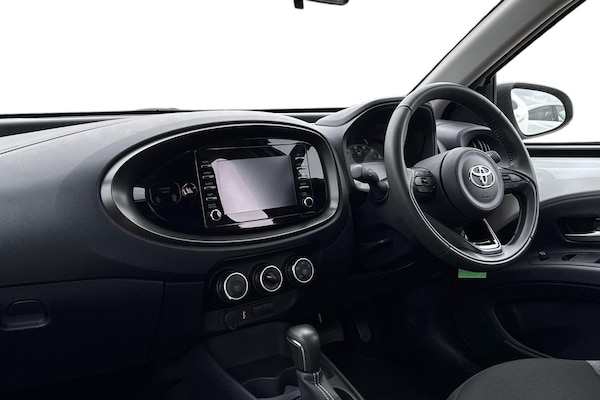 Used Toyota Aygo X 2023 for sale - 76272514: Photo 4