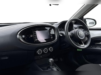 Used Toyota Aygo X 2023 for sale - 76272514: Photo 4