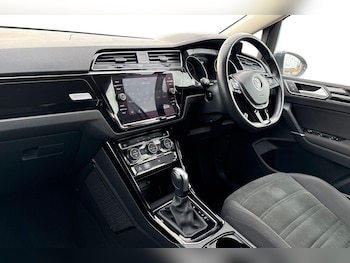 Used Volkswagen Touran 2020 for sale - 77206757: Photo