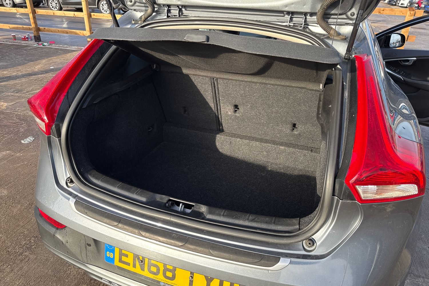 Used Volvo V40 2019 for sale - 76411555: Photo 16