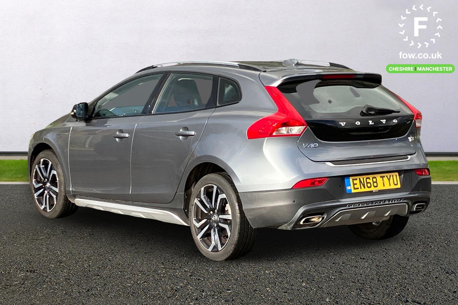 Used Volvo V40 2019 for sale - 76411555: Photo 2