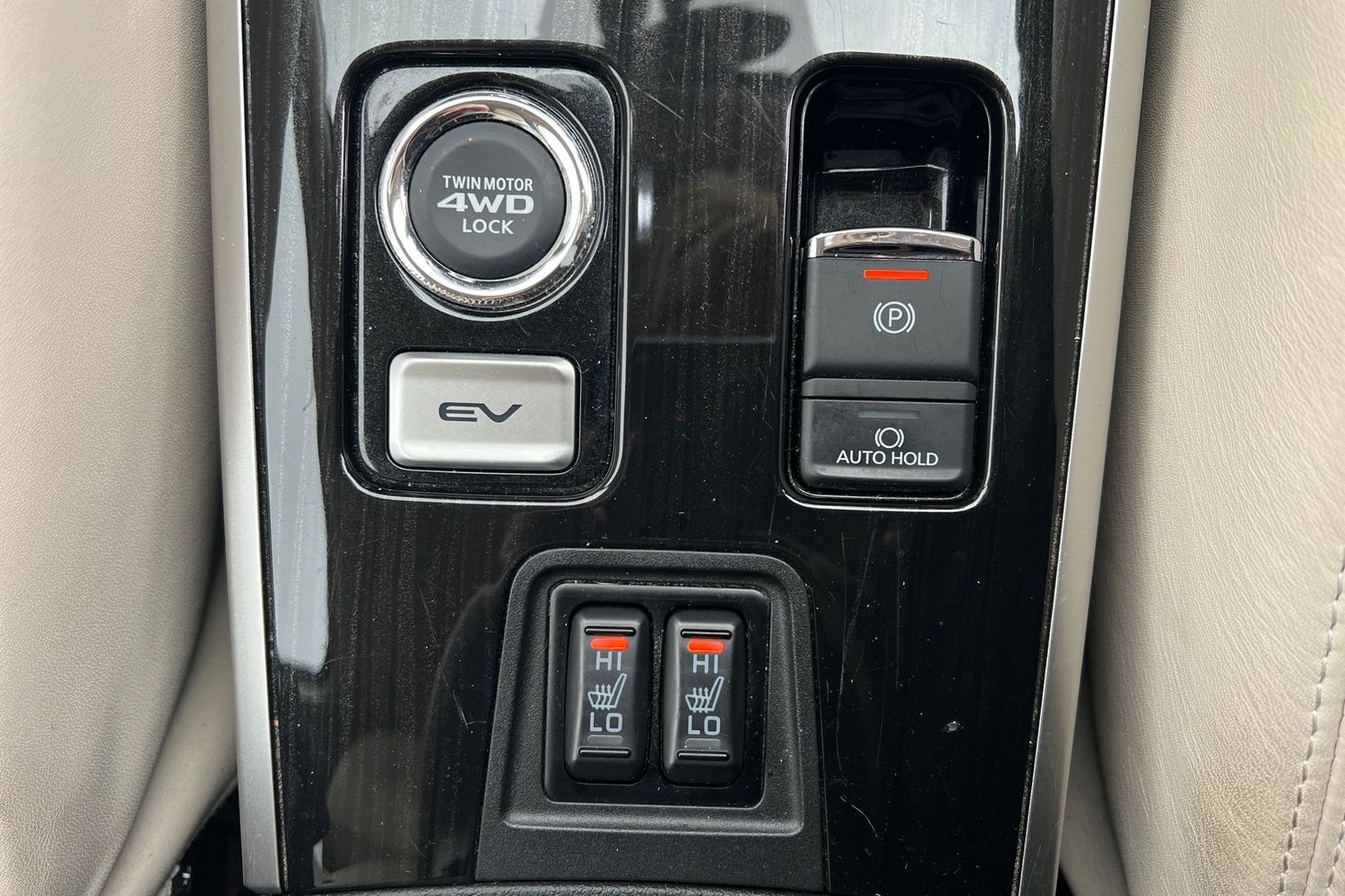 Used Mitsubishi Outlander 2017 for sale - 77421435: Photo 12