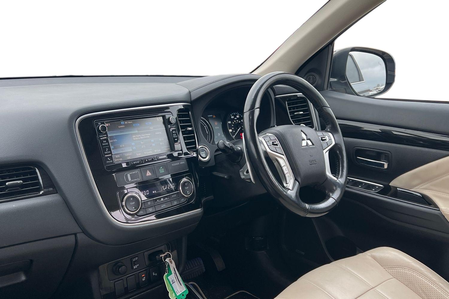 Used Mitsubishi Outlander 2017 for sale - 77421435: Photo 4