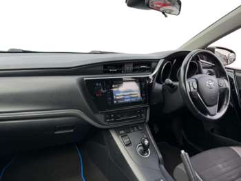 Used Toyota Auris 2017 for sale - 75038650: Photo