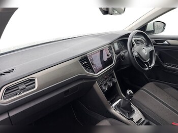 Used Volkswagen T-Roc 2020 for sale - 77514969: Photo