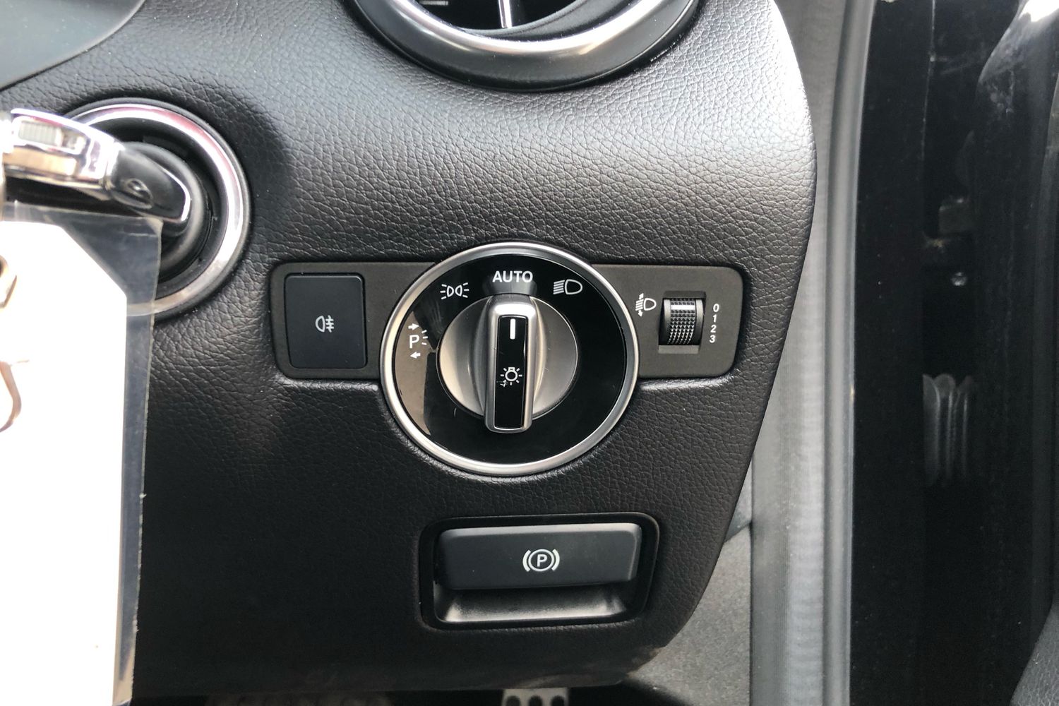 Used Mercedes-Benz SLC 2018 for sale - 75794008: Photo 11