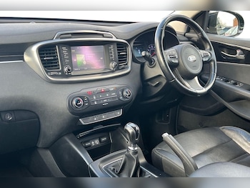 Used Kia Sorento 2017 for sale - 77706980: Photo