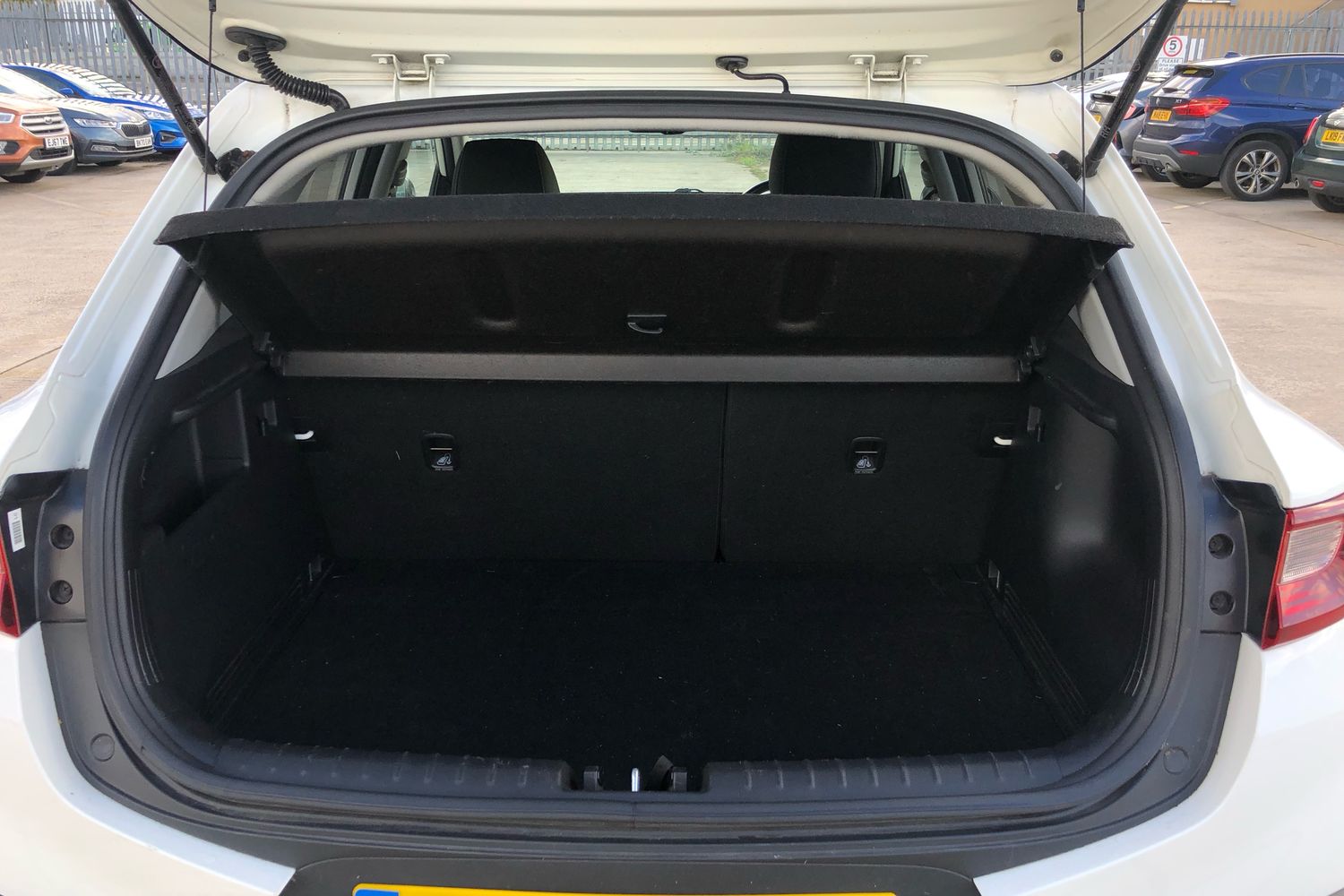 Used Kia Stonic 2019 for sale - 76368611: Photo 14