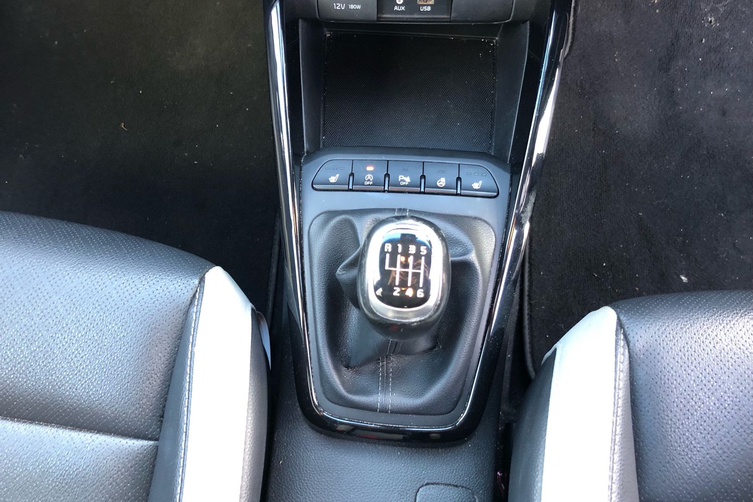 Used Kia Stonic 2019 for sale - 76368611: Photo 8