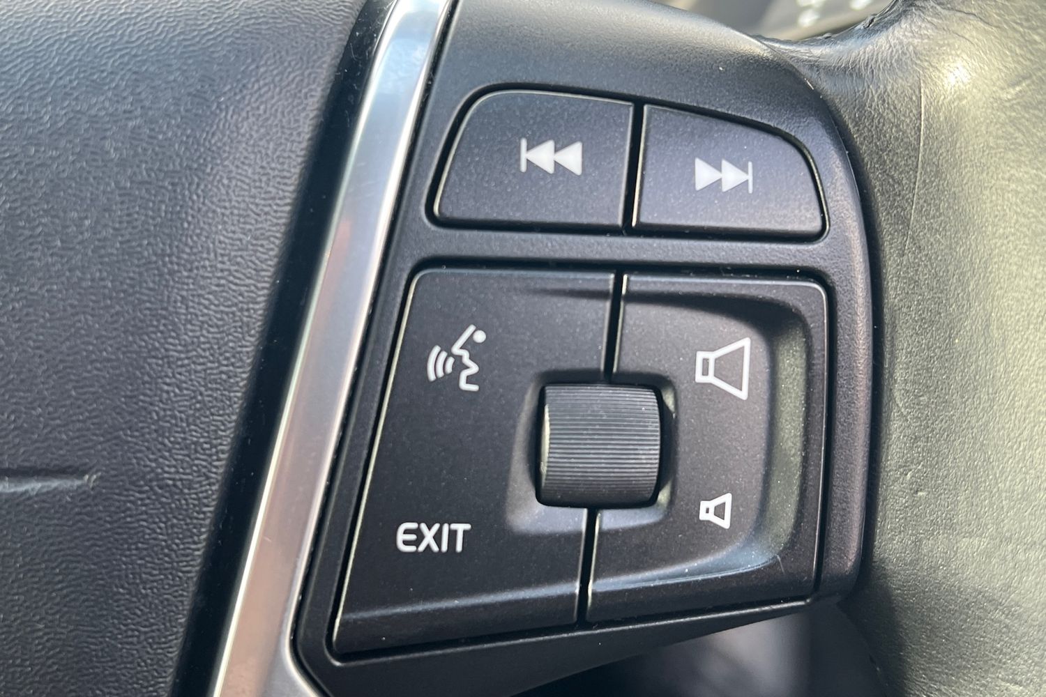 Used Volvo V40 2015 for sale - 77620556: Photo 12