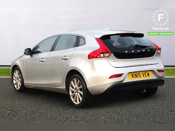 Used Volvo V40 2015 for sale - 77620556: Photo