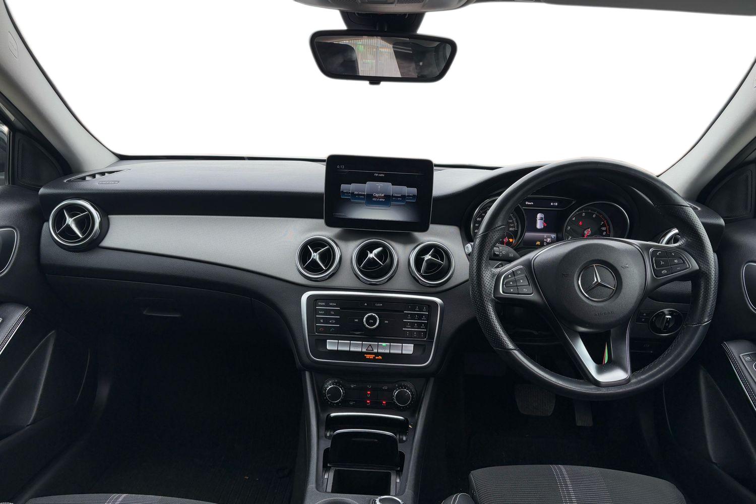 Used Mercedes-Benz GLA 2019 for sale - 76253361: Photo 3