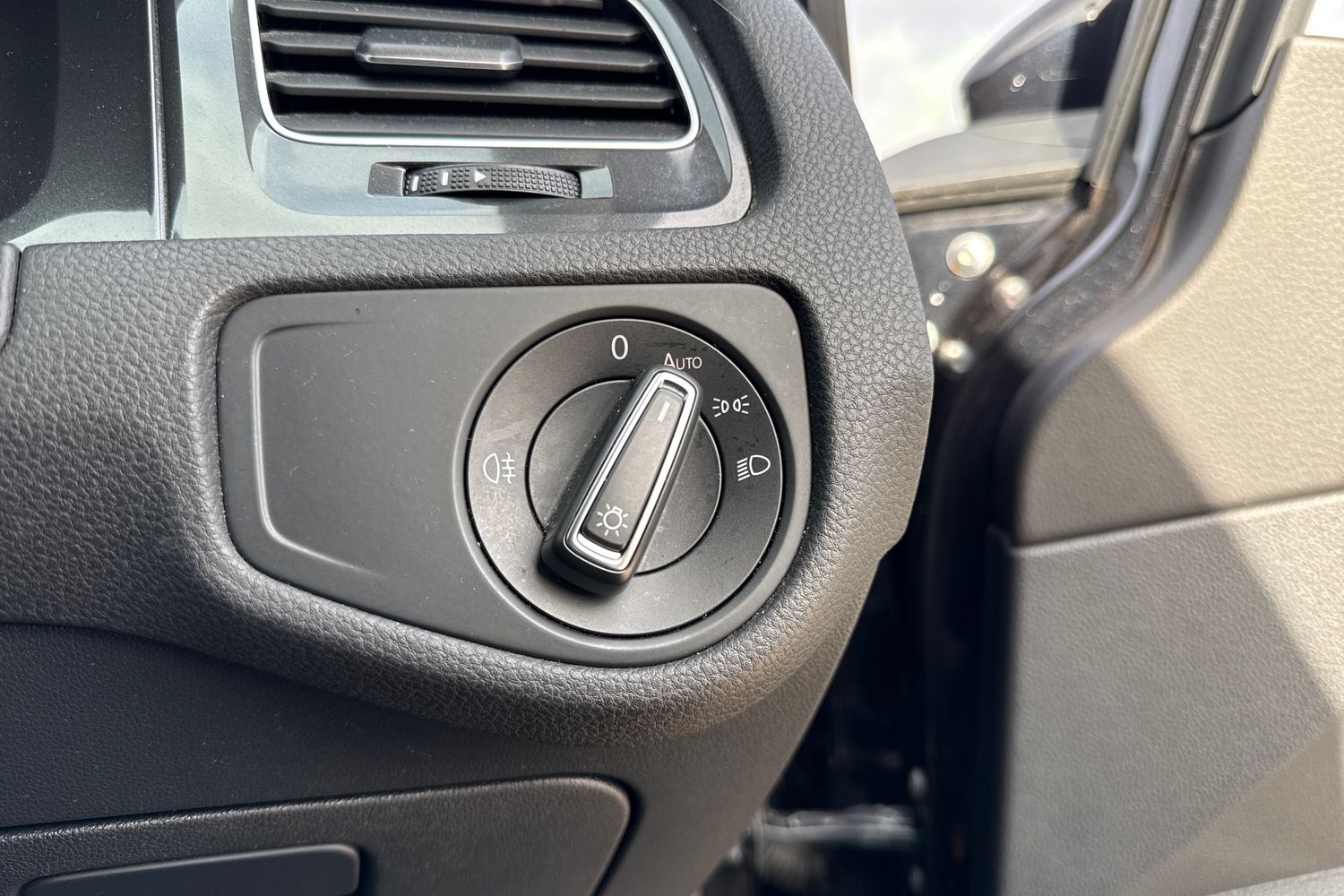 Used Volkswagen Golf 2017 for sale - 76232434: Photo 11