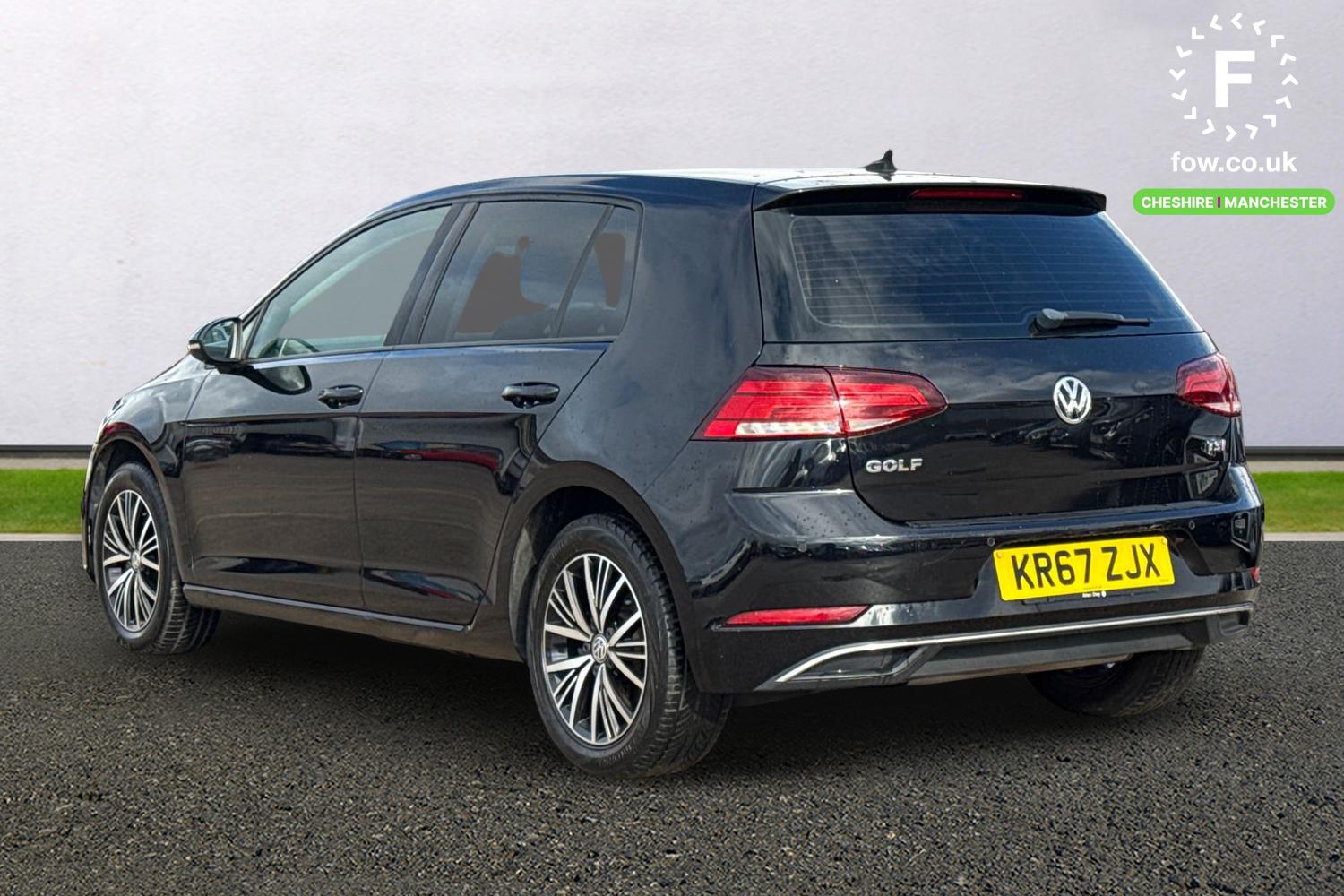 Used Volkswagen Golf 2017 for sale - 76232434: Photo 2