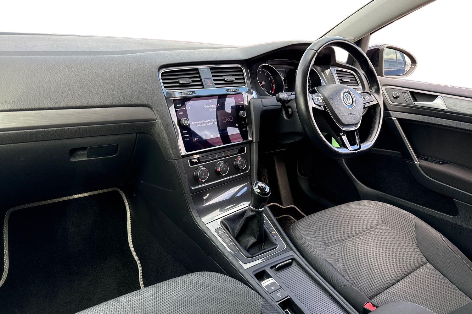 Used Volkswagen Golf 2017 for sale - 76232434: Photo 4