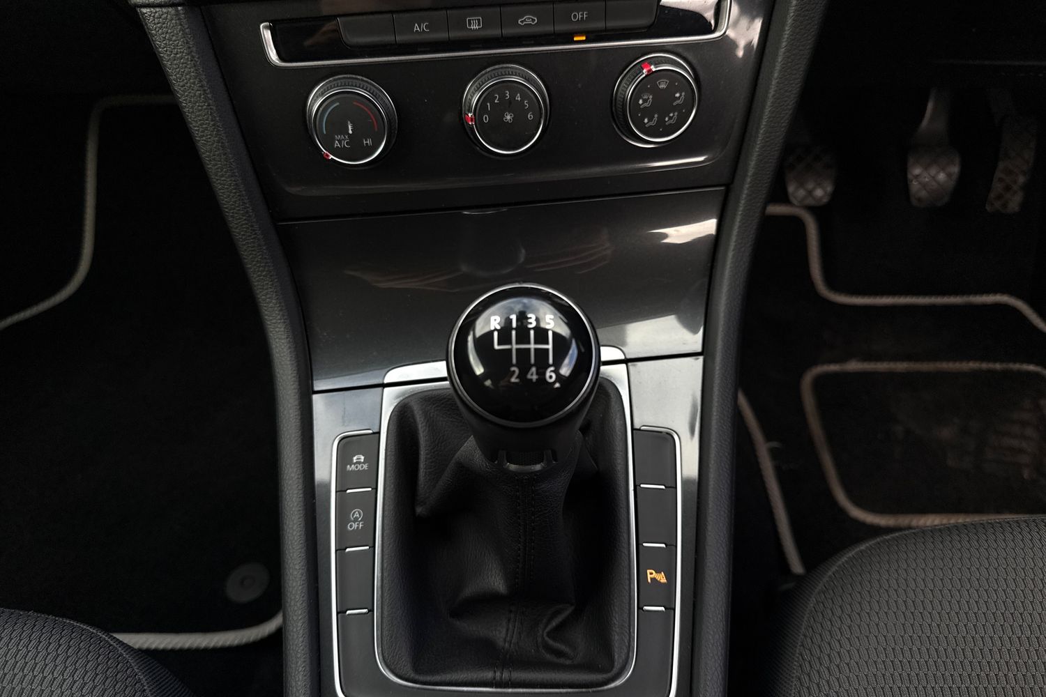 Used Volkswagen Golf 2017 for sale - 76232434: Photo 8