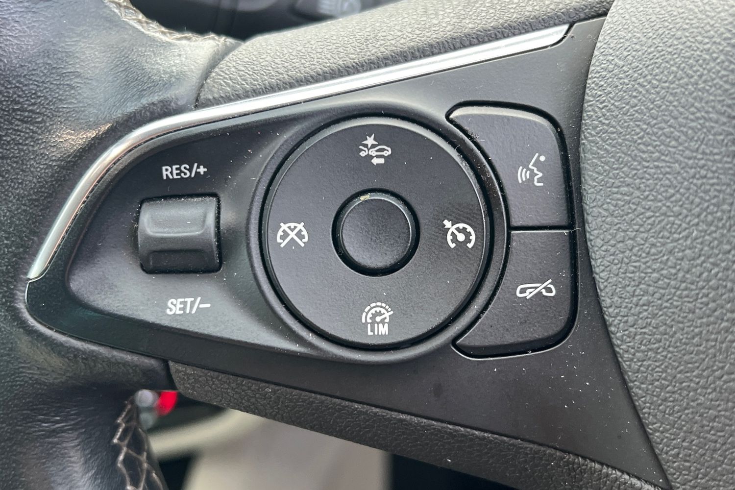 Used Vauxhall Insignia 2017 for sale - 76844650: Photo 12