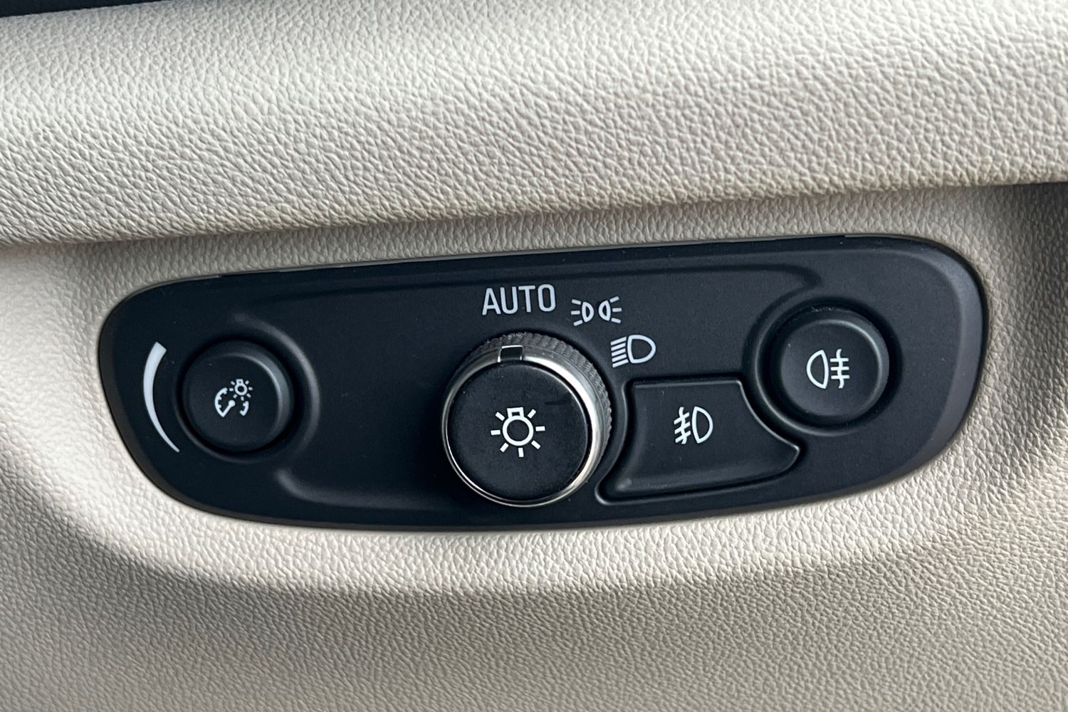 Used Vauxhall Insignia 2017 for sale - 76844650: Photo 18