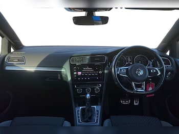 Used Volkswagen Golf 2019 for sale - 76697503: Photo