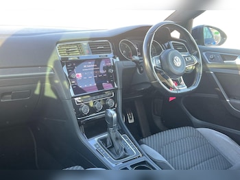 Used Volkswagen Golf 2019 for sale - 76697503: Photo