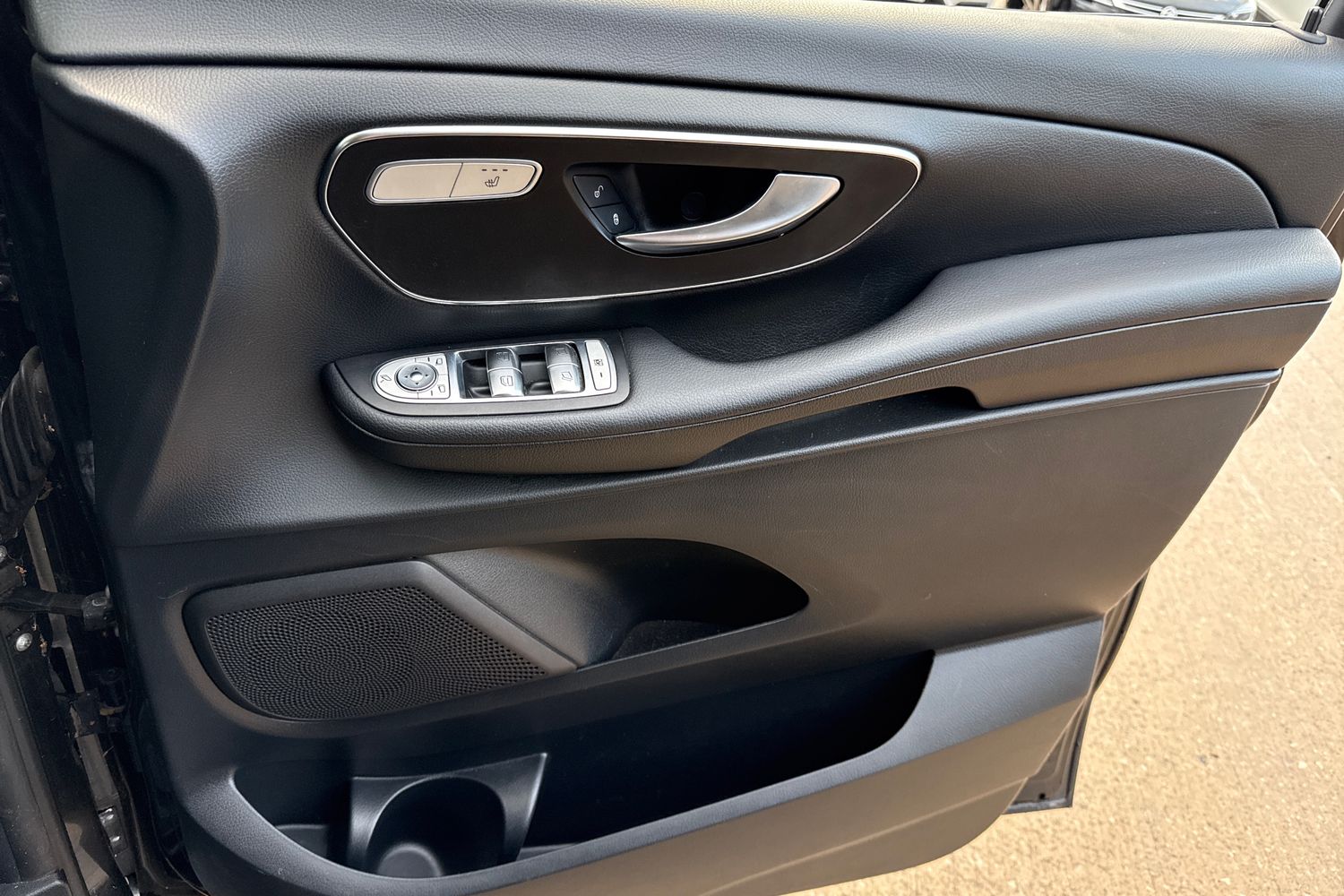 Used Mercedes-Benz V-Class 2016 for sale - 76280871: Photo 12