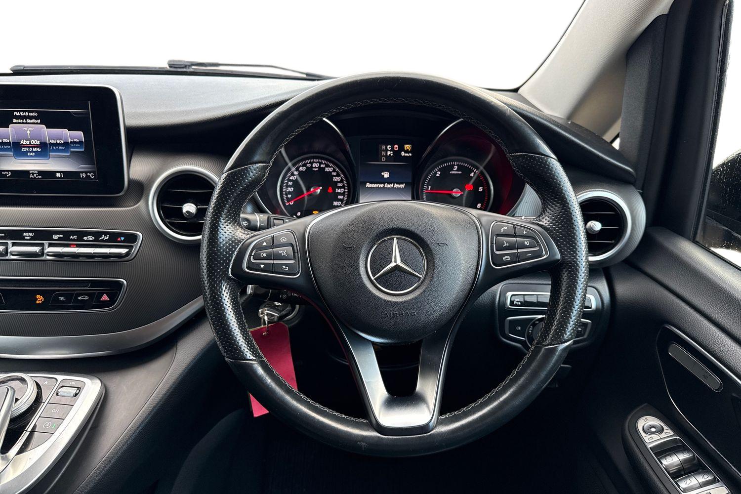 Used Mercedes-Benz V-Class 2016 for sale - 76280871: Photo 5