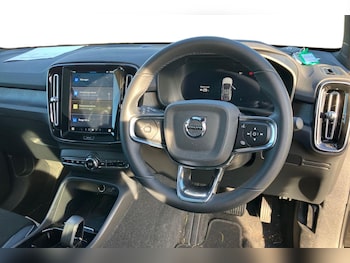 Used Volvo C40 2023 for sale - 76220156: Photo 3