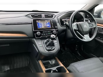 Used Honda CR-V 2018 for sale - 76968147: Photo