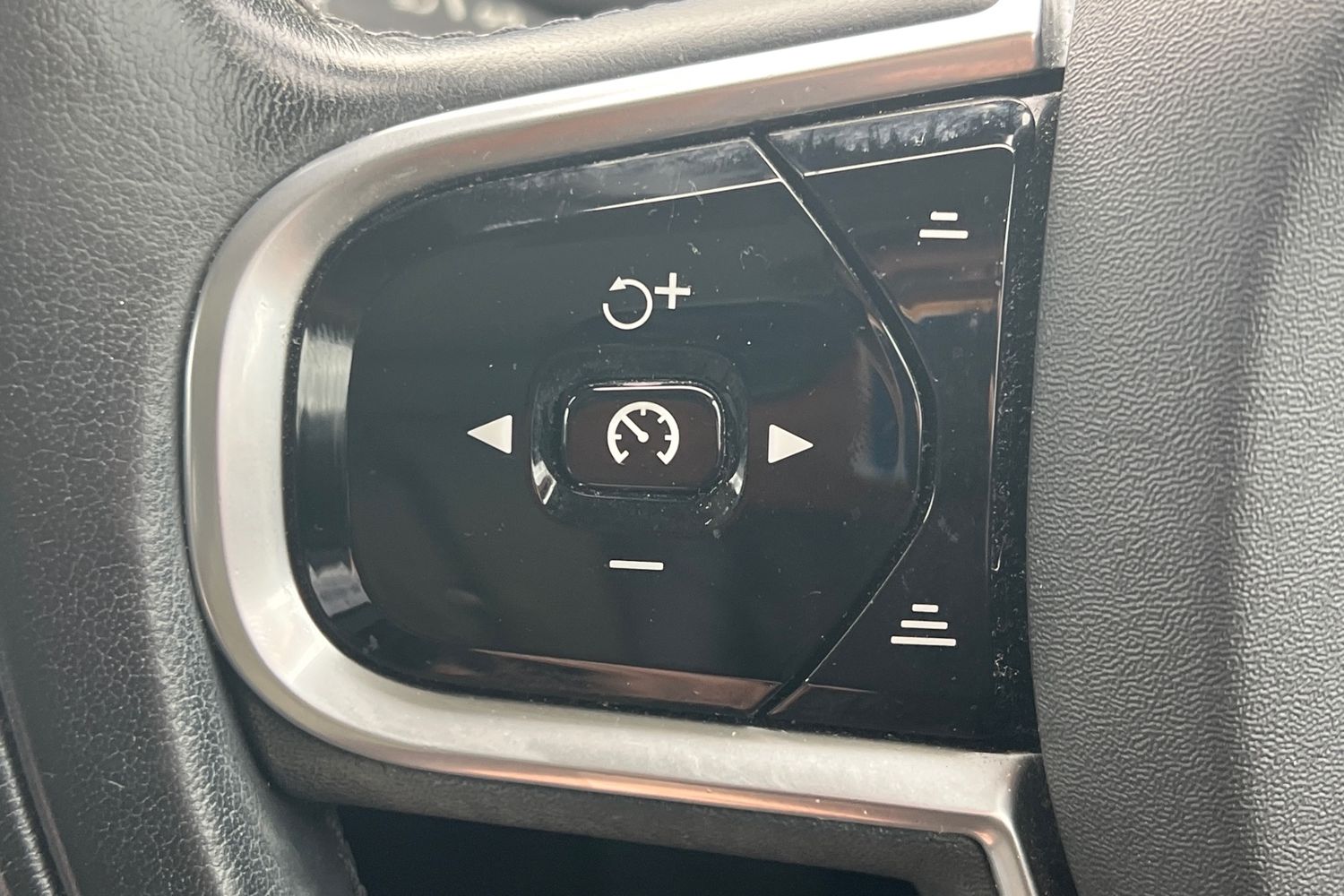 Used Volvo V60 2019 for sale - 77661503: Photo 11