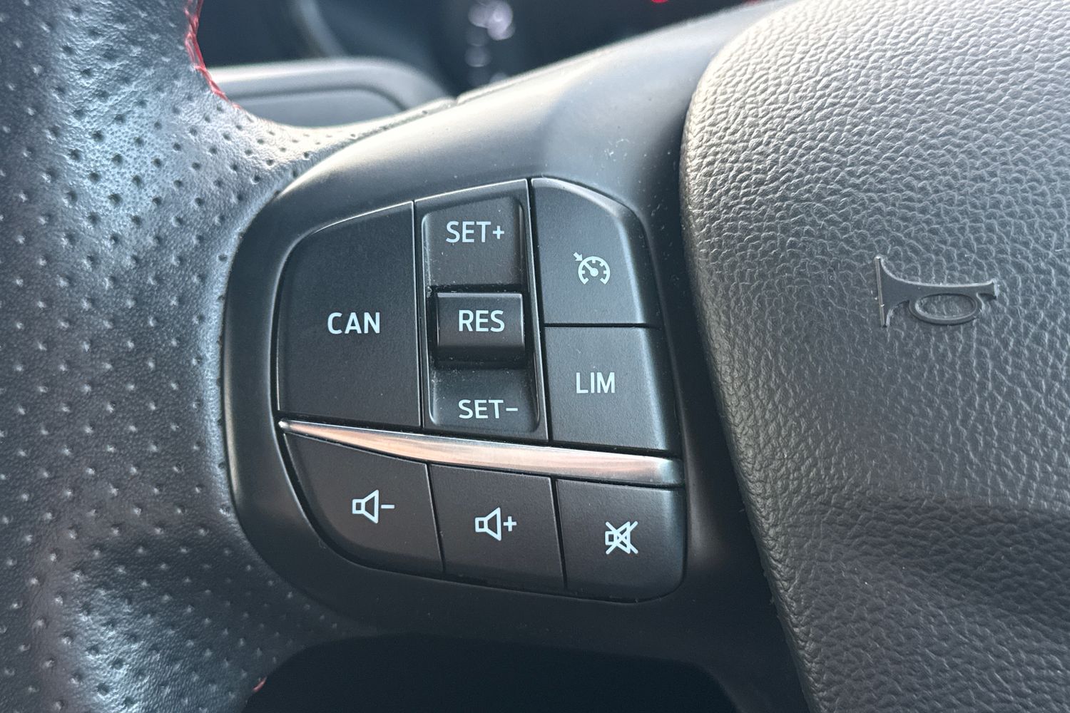 Used Ford Focus 2018 for sale - 76876084: Photo 11