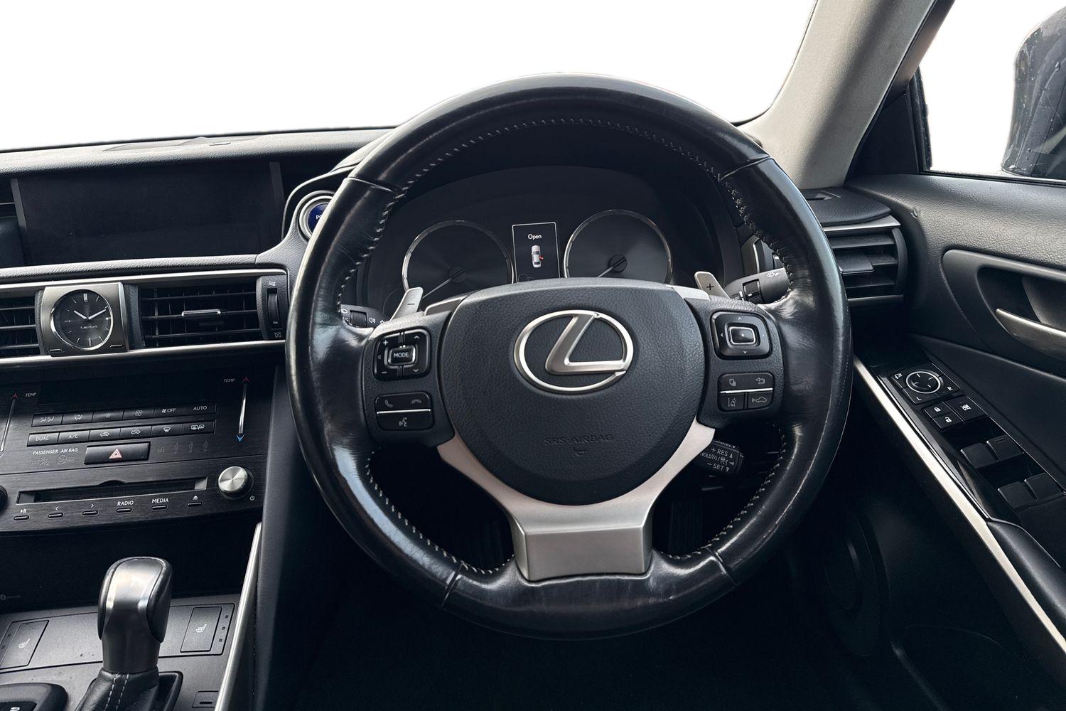 Used Lexus IS 2018 for sale - 77421414: Photo 5