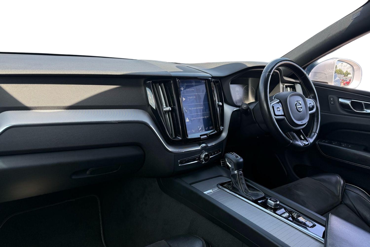 Used Volvo XC60 2018 for sale - 77165852: Photo 4