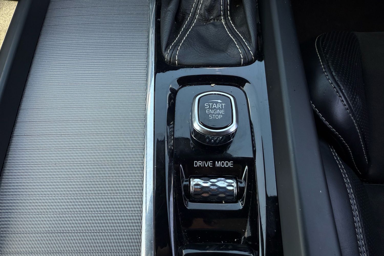 Used Volvo XC60 2018 for sale - 77165852: Photo 6