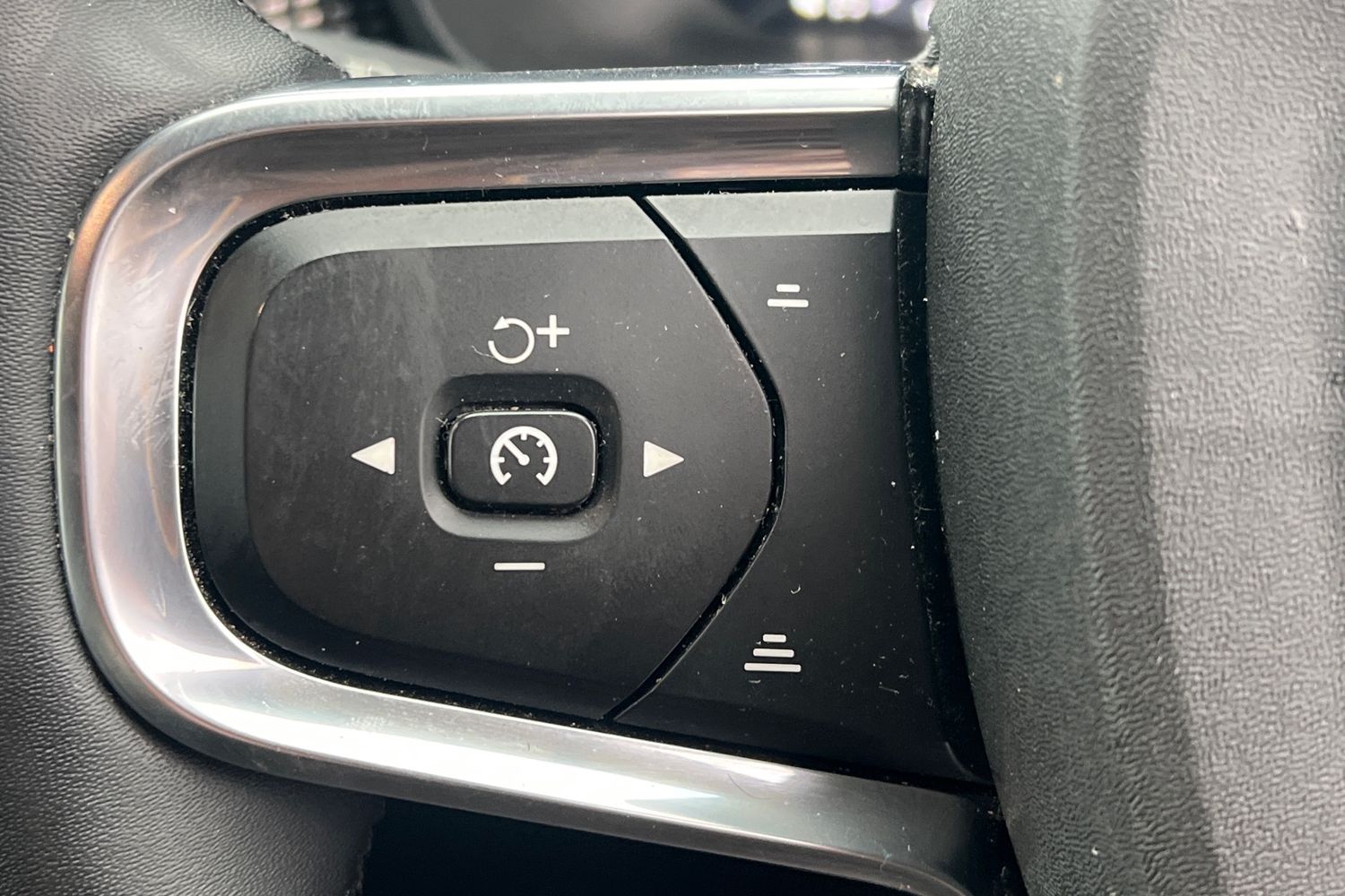 Used Volvo XC40 2021 for sale - 76711753: Photo 11