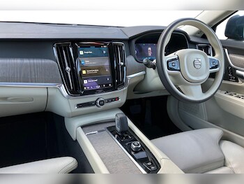 Used Volvo V90 2022 for sale - 75850529: Photo