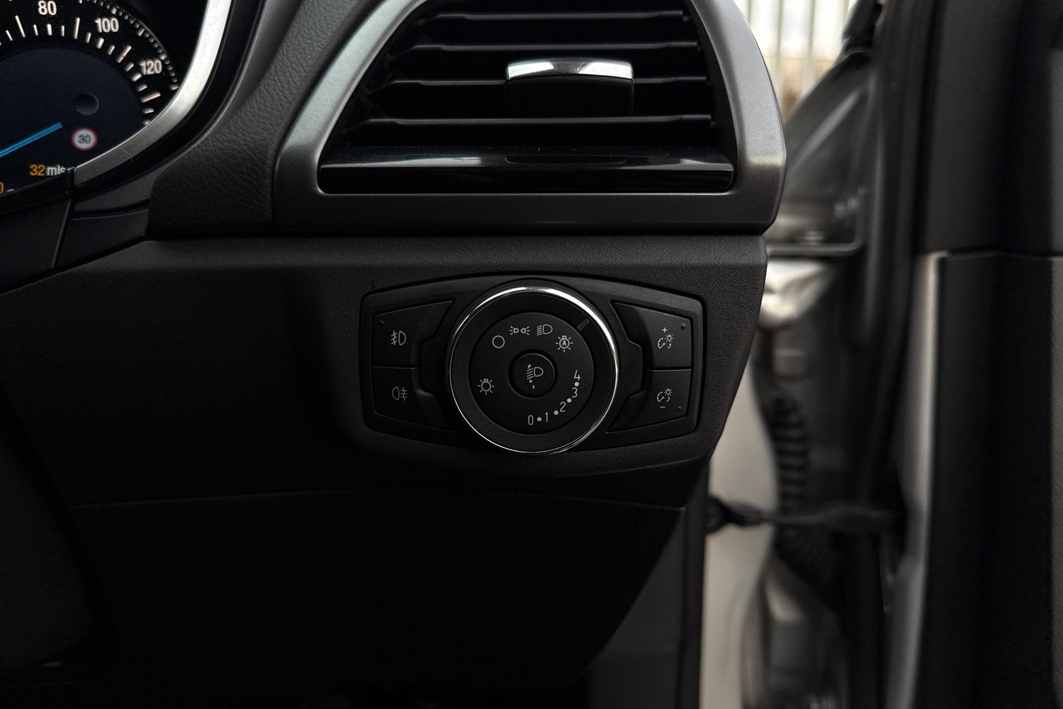 Used Ford Mondeo 2017 for sale - 76353348: Photo 11