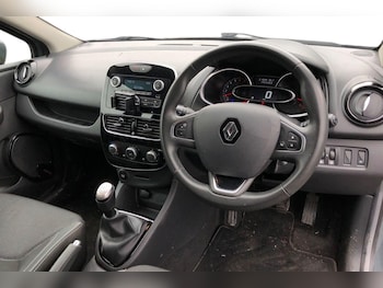 Used Renault Clio 2018 for sale - 77679980: Photo