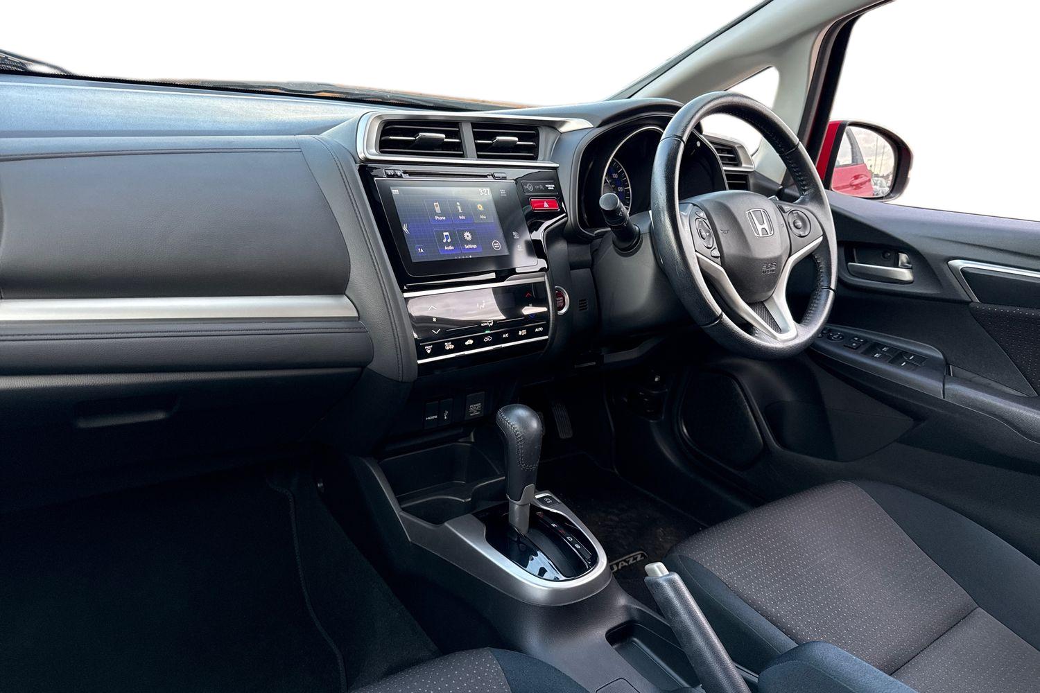 Used Honda Jazz 2016 for sale - 76288145: Photo 4